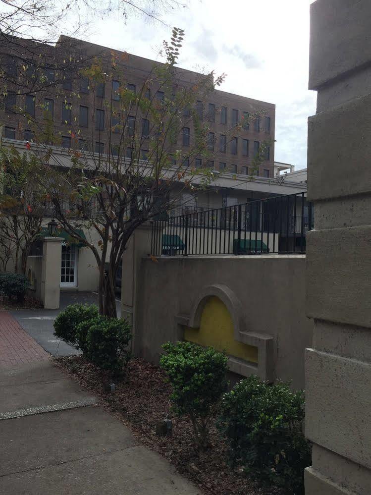 Days Inn By Wyndham Charleston Historic District Exterior foto