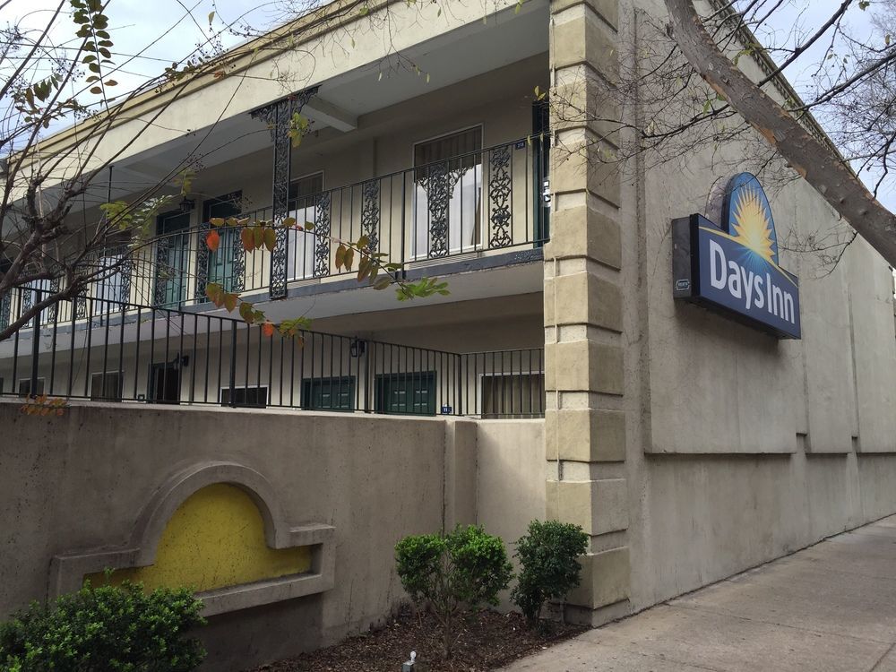 Days Inn By Wyndham Charleston Historic District Exterior foto