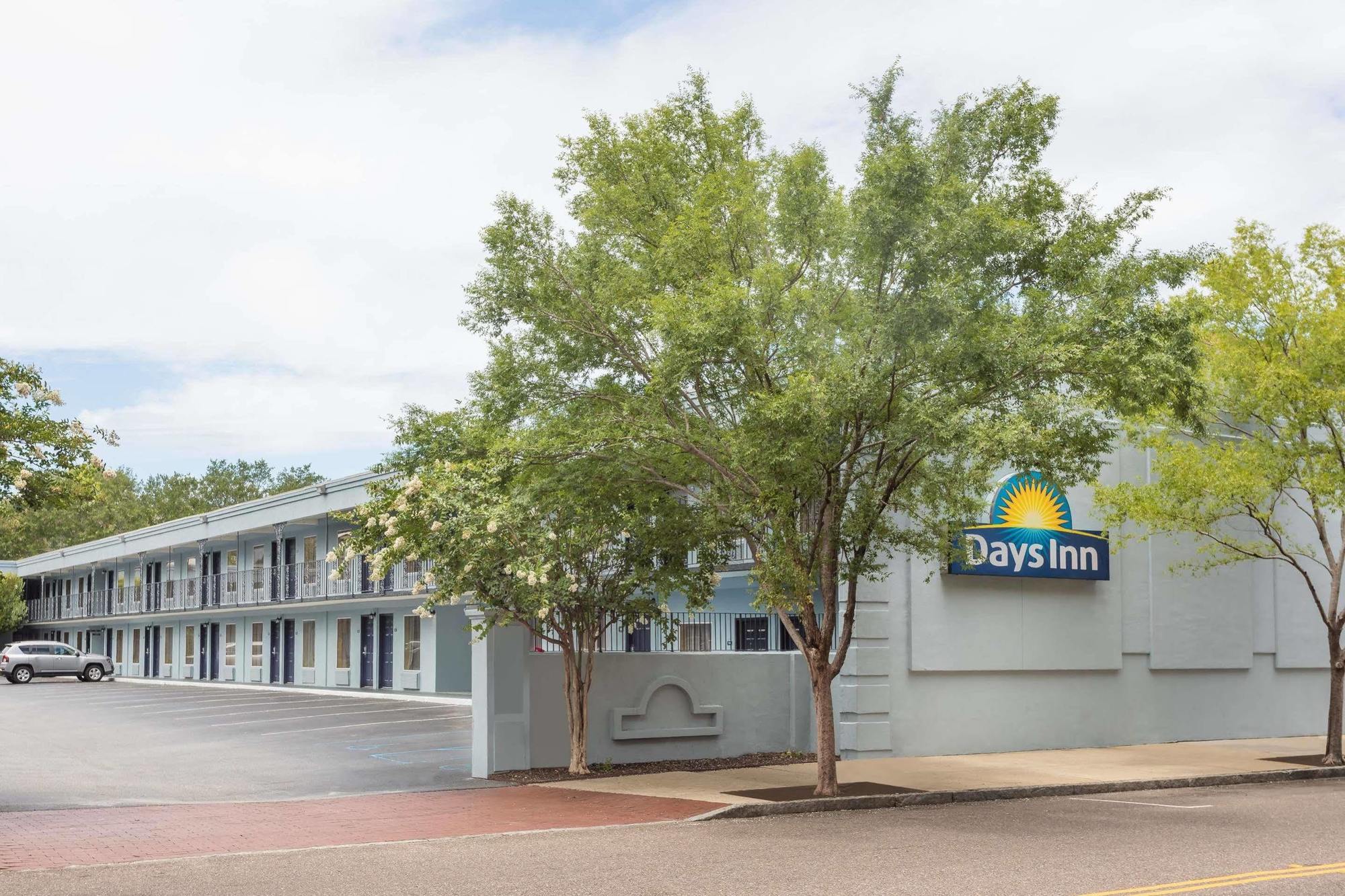 Days Inn By Wyndham Charleston Historic District Exterior foto