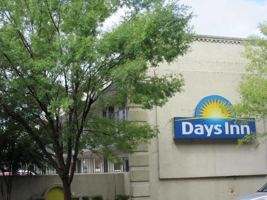 Days Inn By Wyndham Charleston Historic District Exterior foto