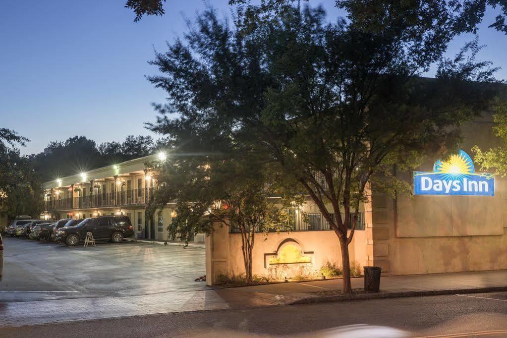 Days Inn By Wyndham Charleston Historic District Exterior foto